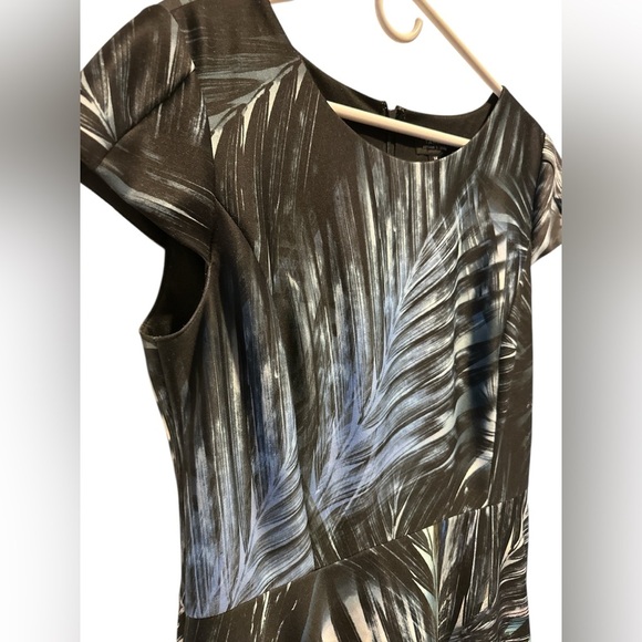 Tahari Levine Women's Dress Black Blue Leaf Print Short Sleeve NWOT - Picture 3 of 6